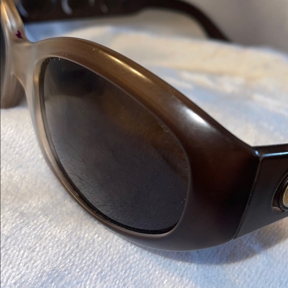 Genuine Vintage Fendi Sunglasses- Plastic Frame - Picture 7 of 16
